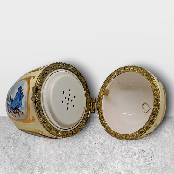 Mr. Christmas Musical Egg Ornament Music Box Porcelain Valerie Parr Hill Angels - Picture 10 of 12